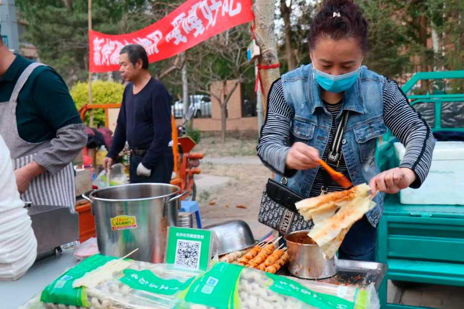 “香喷喷的烤面筋啦”