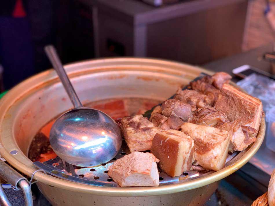 刚煮好的卤肉